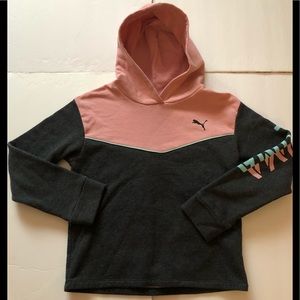 Puma Pullover Hoodie Sweatshirt in Size 12-14 EUC